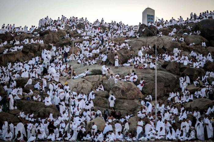 Les pèlerins musulmans au mont Arafat, temps fort du hajj