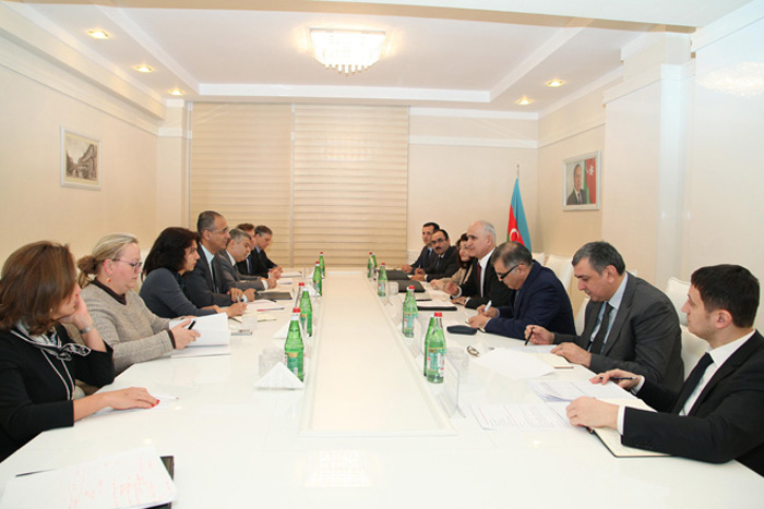 Azerbaijan, IMF talk global energy market`s impact on economy 