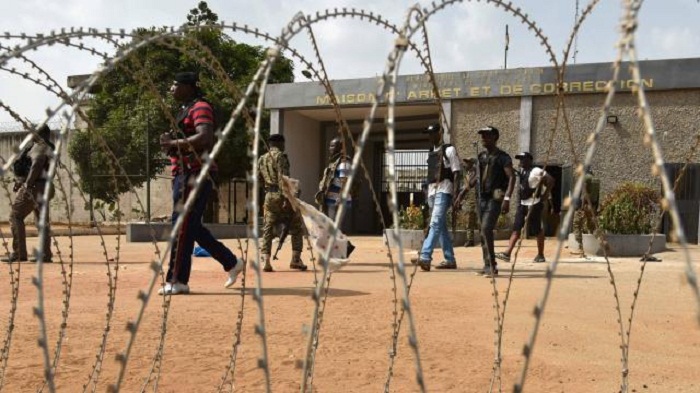Mutinerie dans une prison d`Abidjan, dix morts