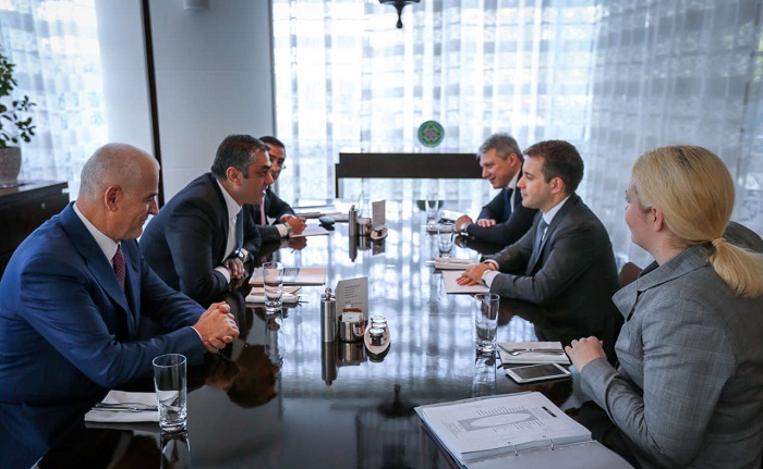 Azerbaijan, Russia discuss co-op in communications, high-tech