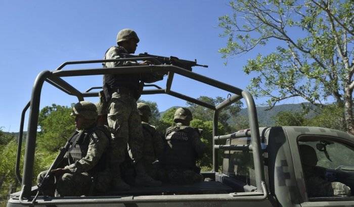 Varios muertos en enfrentamiento entre militares y hombres armados en México