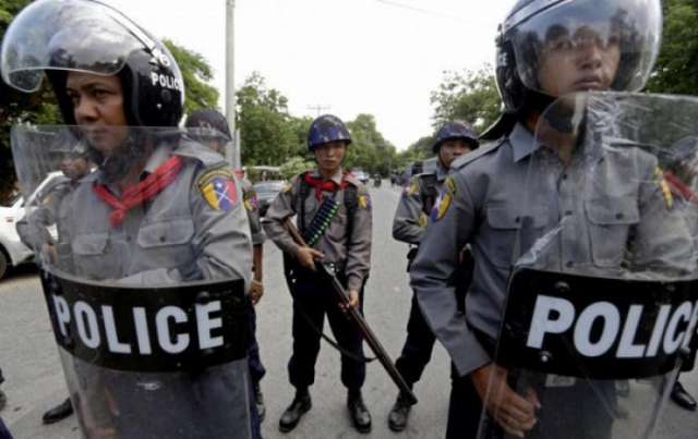 Nearly 400 die as Myanmar army steps up crackdown on Rohingya militants