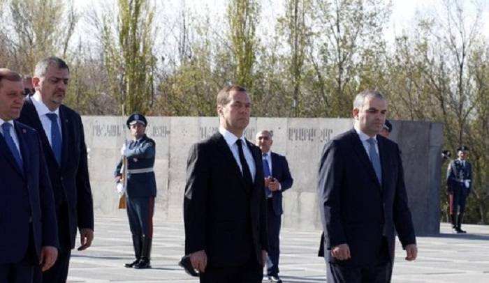 Medvedev Ermənistandan narazı qayıtdı