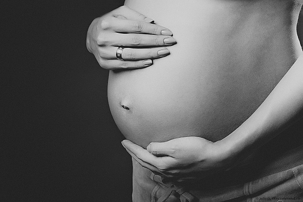 Un bébé trés agité dans sa bulle ! - VIDEO