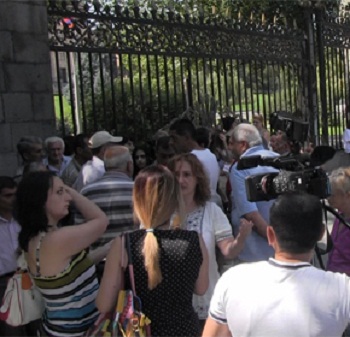 Another anti-government protest of employees in Armenia