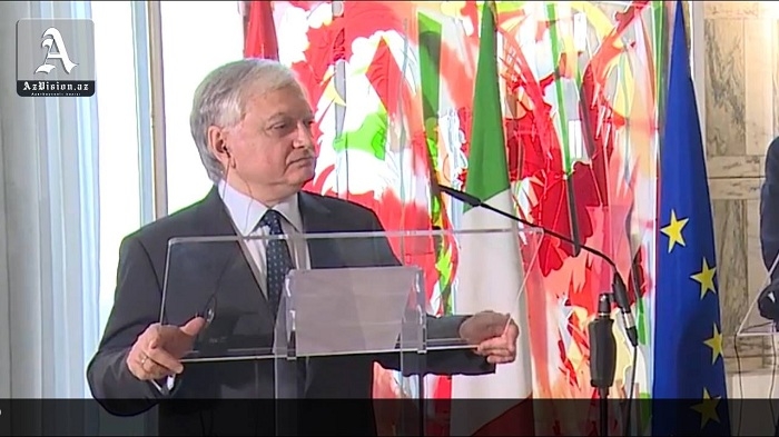 Azerbaijani student challenged Armenian FM - VIDEO
