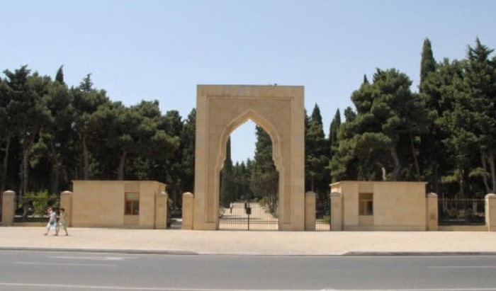 Der Akademiker Dschalal Aliyev wird auf dem I Ehrenfriedhof in Baku beigesetzt