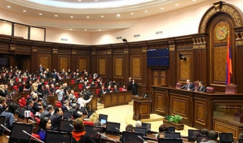 Erməni deputatlardan yezidi kürdlərə yardım