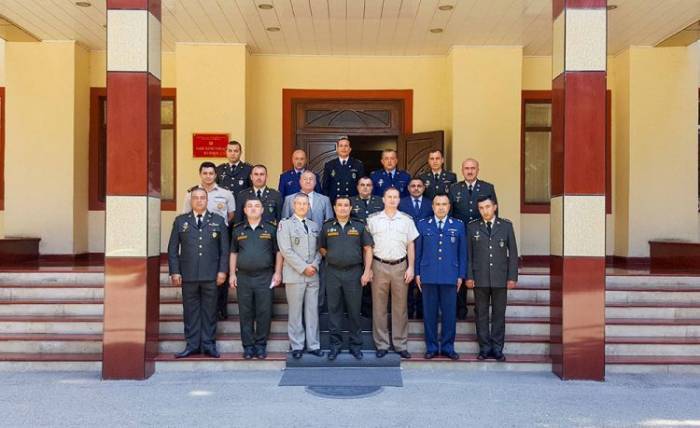 El Grupo de Treaning de la OTAN realiza el seminario en Bakú