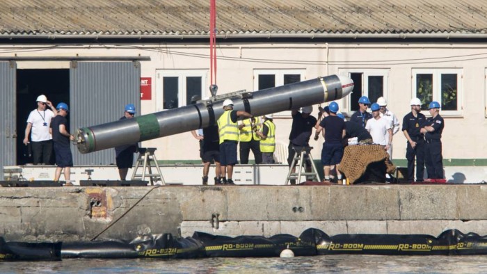 La Navy retira el armamento en Gibraltar al submarino nuclear accidentado