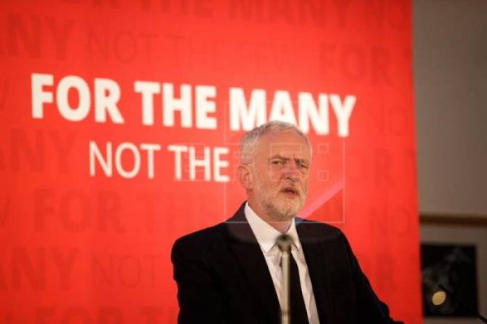 May y Corbyn redoblan sus esfuerzos en el último día de la campaña electoral