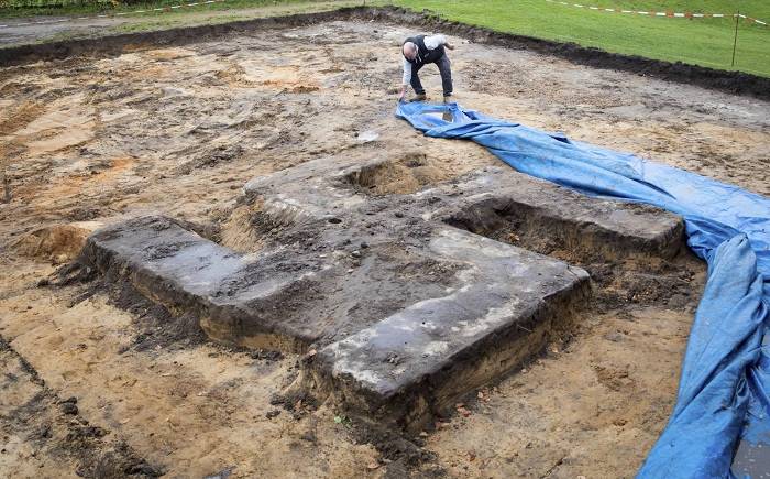 Hallada una esvástica nazi gigante en un campo de fútbol en Hamburgo