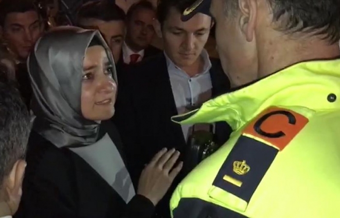 Hollandiyada saxlanılan nazir İstanbula qayıdıb