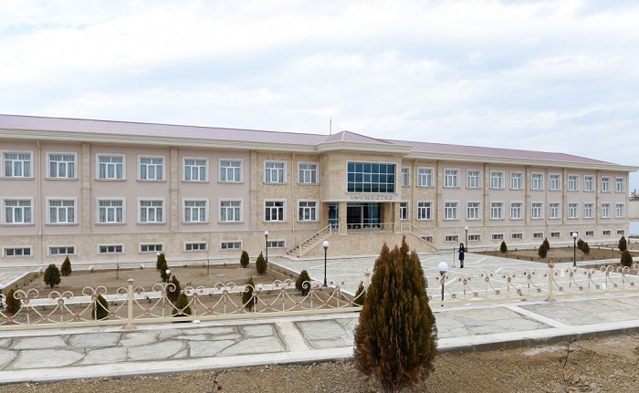 Nachitschewan: Die Eröffnung der Mittelschule Nr.2 im Dorf Nehram