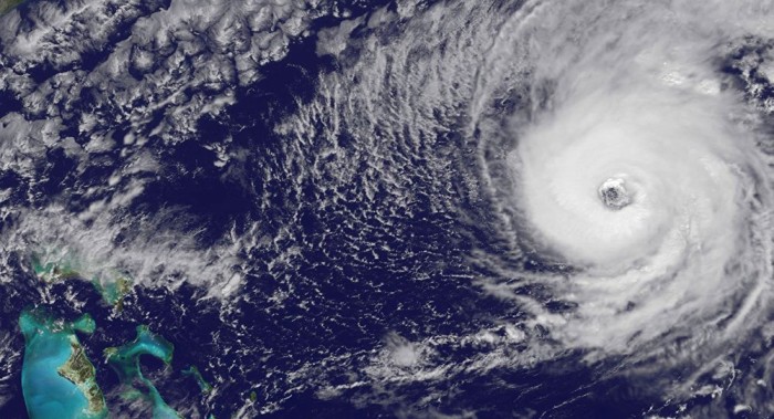 El Nicole deja sin luz al 85% de la población de las islas Bermudas 