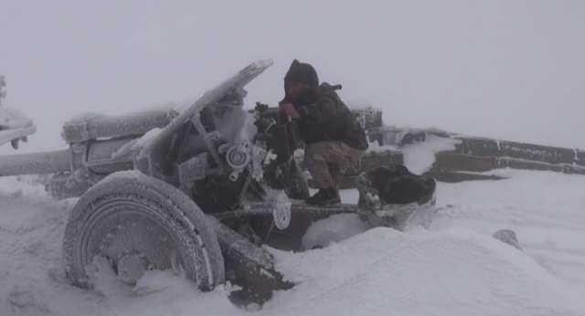 Vídeo: la nieve pone a prueba a los soldados sirios 
