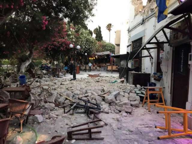 Earthquake strikes Turkish holiday resort weeks after another killer quake -UPDATED