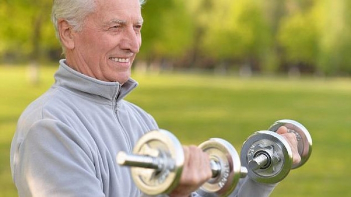 هكذا يمكنك المحافظة على قوة عضلاتك مع التقدم في العمر