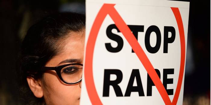 Inde: une femme répond au couteau à une tentative de viol