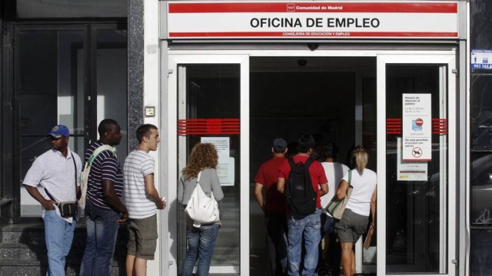 El paro sube en agosto tras destruirse 144.997 empleos