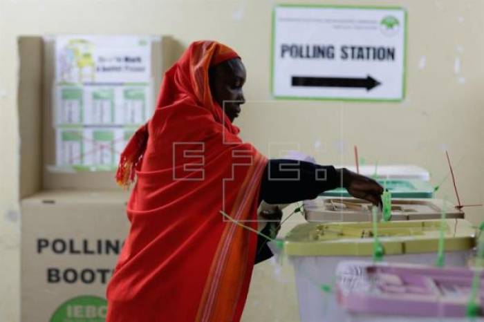El sistema de identificación digital ralentiza la votación y genera quejas en Kenia
