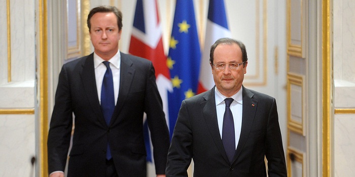 Hollande, Cameron Lay Flowers at Bataclan in Memory of Paris Victims