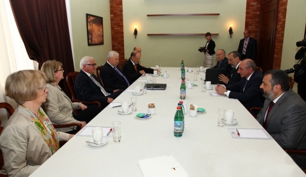 El presidente de la OSCE  se ha encontrado con Bako Saakyán
