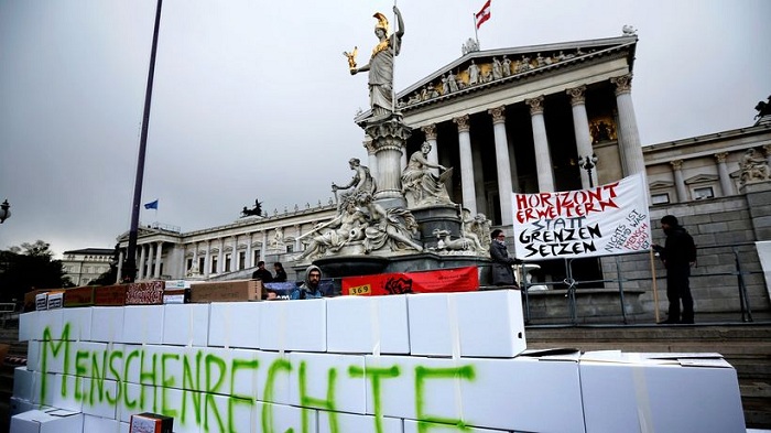 Österreich ermöglicht Grenzschließung für Flüchtlinge