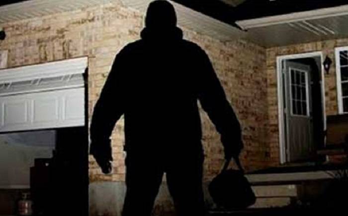 Bakıda evdən külli miqdarda qızıl oğurlanıb