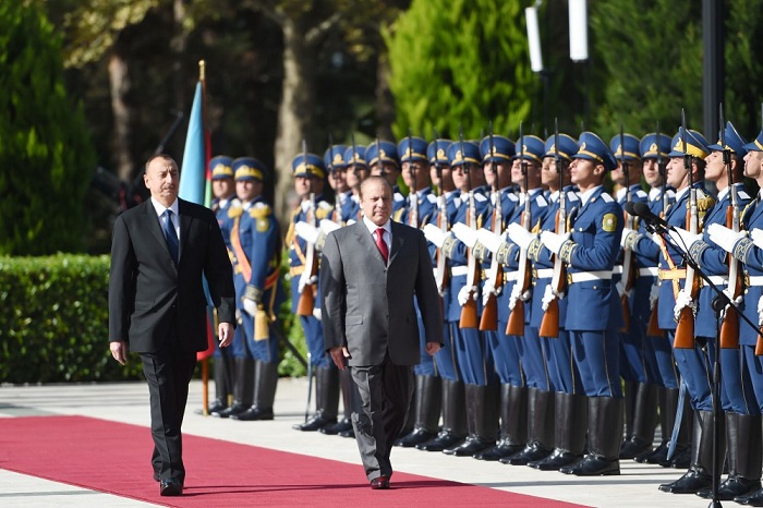 Azerbaijani president receives Pakistani PM - PHOTOS