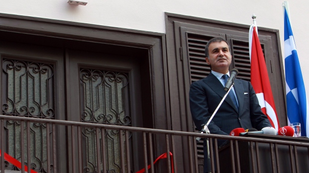 Turkey`s EU minister urges soldiers to disobey coup leaders: NTV