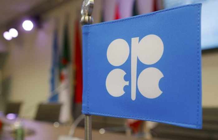 Angola afirma que la OPEP prorrogará en mayo el pacto del recorte petrolero