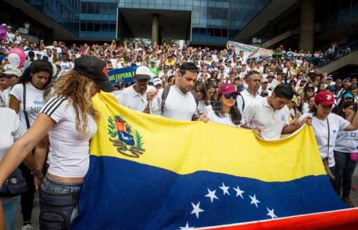 Opositores venezolanos se concentran para una nueva protesta contra el Supremo
