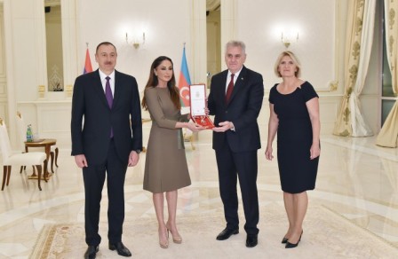 Mehriban Əliyeva təltif edildi - FOTOLAR