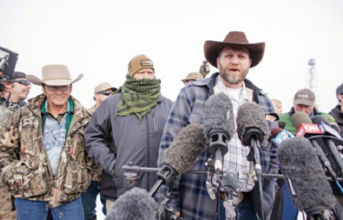 Des éleveurs armés continuent d`occuper un parc de l`Oregon