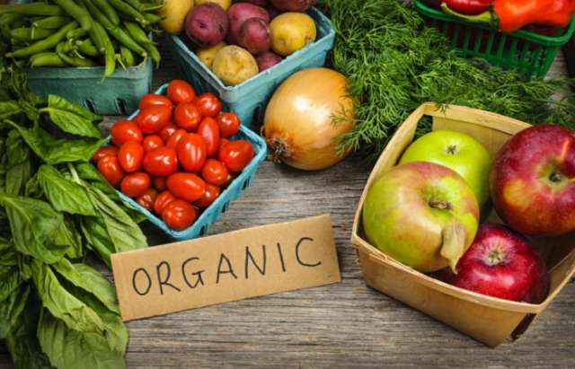 15 fruits and vegetables at the supermarket you should NEVER pay extra for 'organic' 