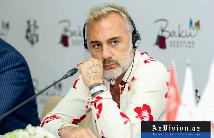 Italian “dancing millionaire” is special guest of Baku Shopping Festival
