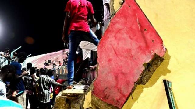 Eight dead in wall collapse at Senegal's Demba Diop
