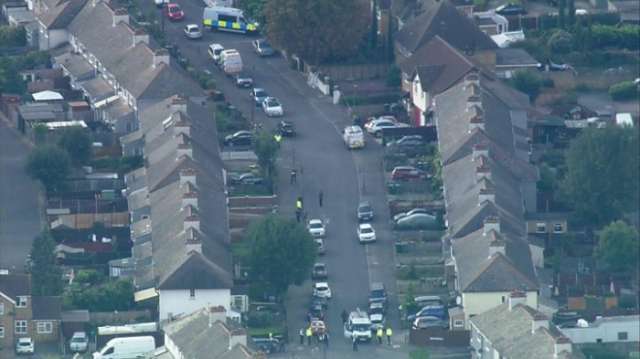 Parsons Green: Armed police search house over Tube bombing
