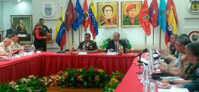 Ministros de Defensa colombiano y venezolano se reunieron para afinar estrategias en la frontera