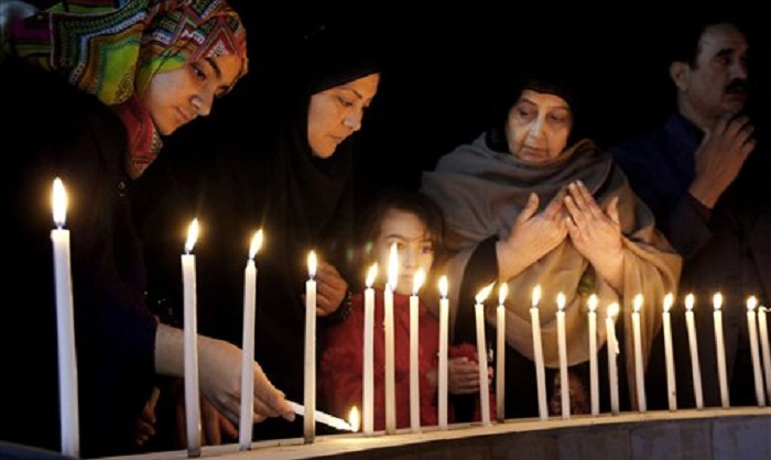 Pakistan holds day of mourning  after university attack