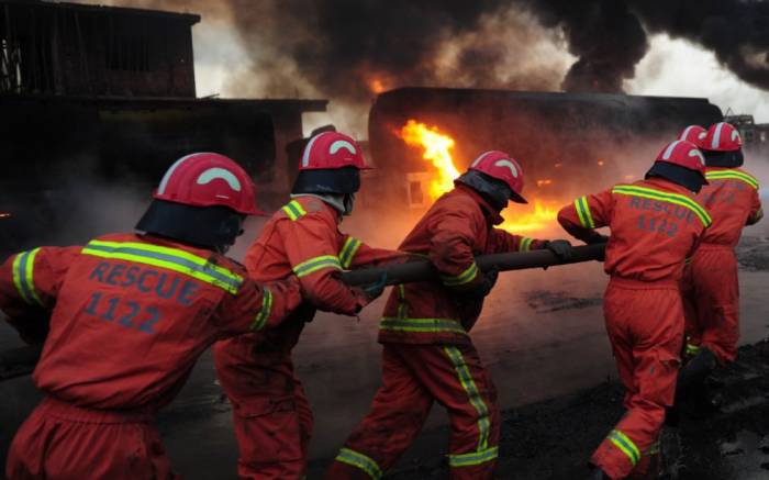 Pakistan: au moins 123 morts après l'incendie d'un camion-citerne