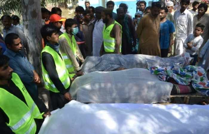 Pakistan: 20 personnes assassinées dans un sanctuaire
