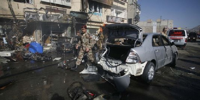 Pakistan: cinq soldats tués par une bombe Pakistan: cinq soldats tués par une bombe