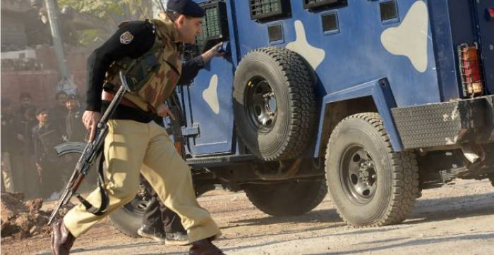 Pakistan : attaque meurtrière des Taliban contre une école à Peshawar
