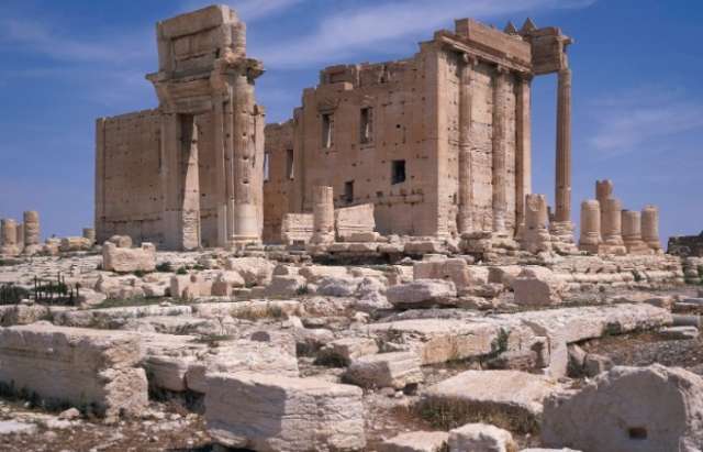 Syrian regime recaptures ancient city of Palmyra from ISIS