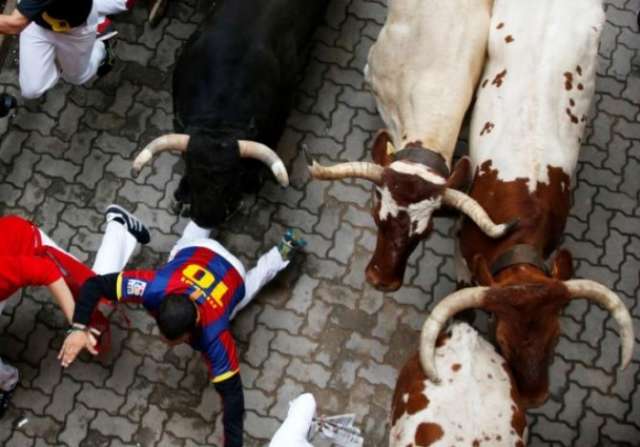 One hurt in bull run at Pamplona festival