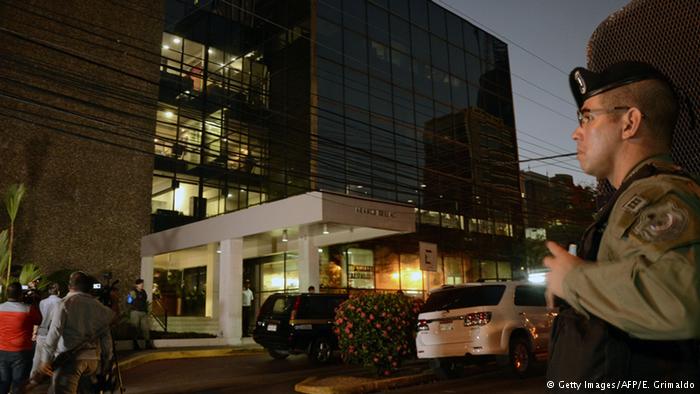 Panama prosecutors raid offices of Mossack Fonseca law firm