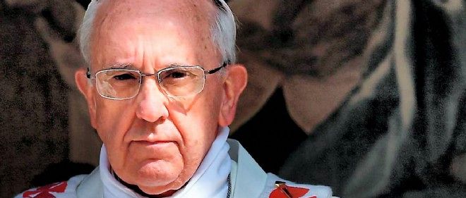 Enquête pour pédophilie contre un ministre du Vatican: le pape a `des doutes`