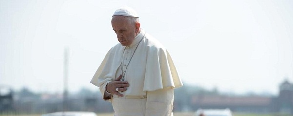 Le pape se recueille pour Mossoul